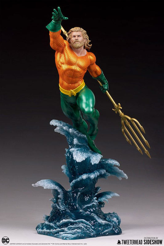 DC Comics Maquette 1/6 Aquaman 51 cm by LAB7 Malta, Europe