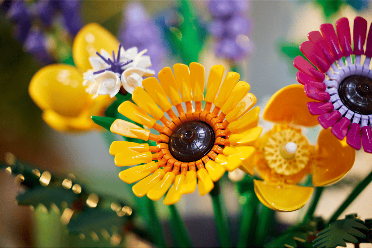 LEGO Botanicals Wildflower Bouquet 10313 – Flower Building Set for Adults, 939 Pieces