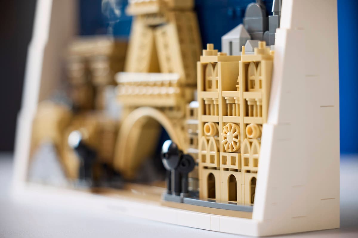 LEGO Architecture Paris – City of Love 21064 | 958-Piece Paris Skyline Wall Art Set for Adults