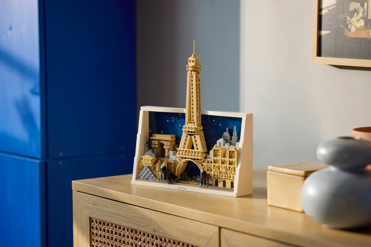 LEGO Architecture Paris – City of Love 21064 | 958-Piece Paris Skyline Wall Art Set for Adults