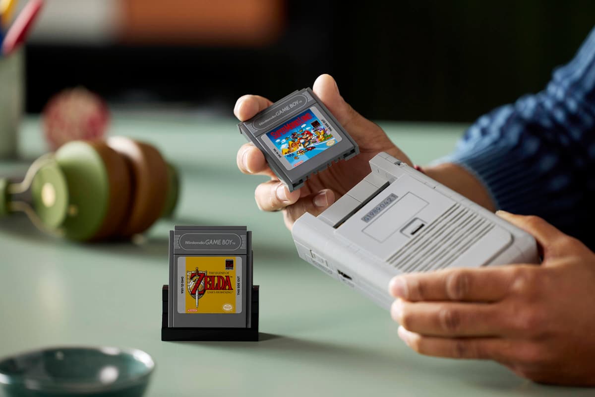 LEGO Nintendo Game Boy 72046 – 421-Piece Retro Gaming Collectible Display Set for Adults