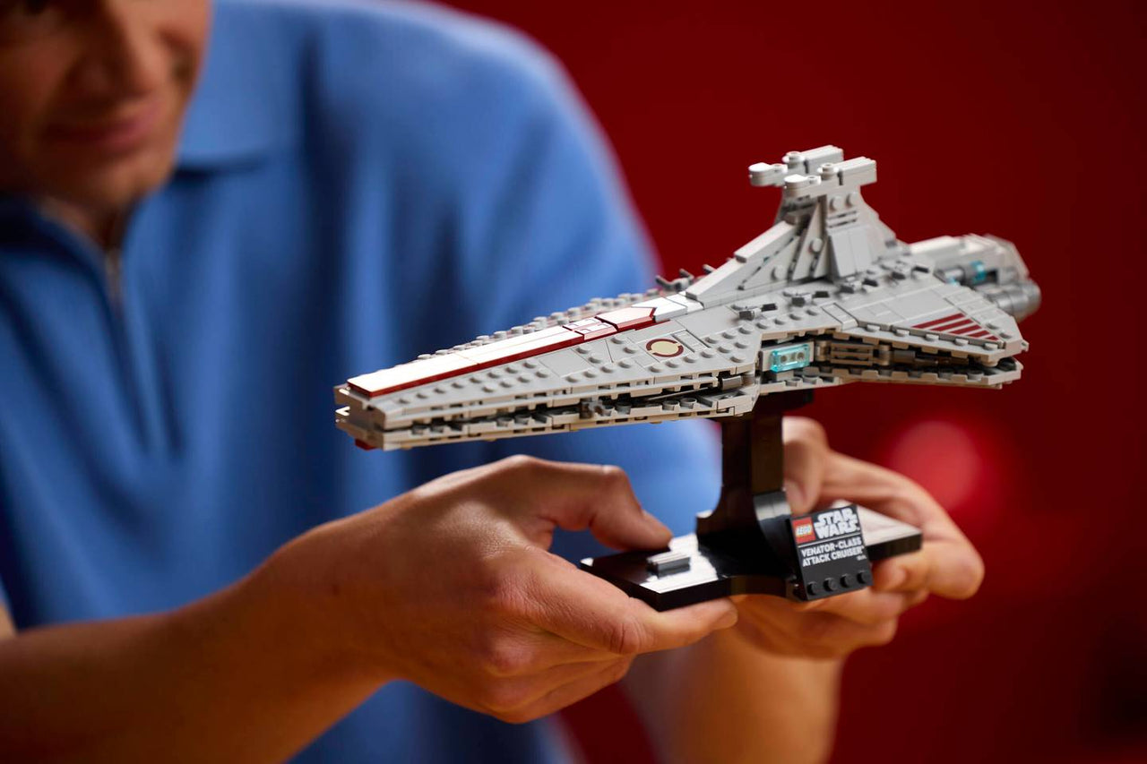 LEGO Star Wars Venator-Class Attack Cruiser 75441 – 643-Piece Starship Display Model