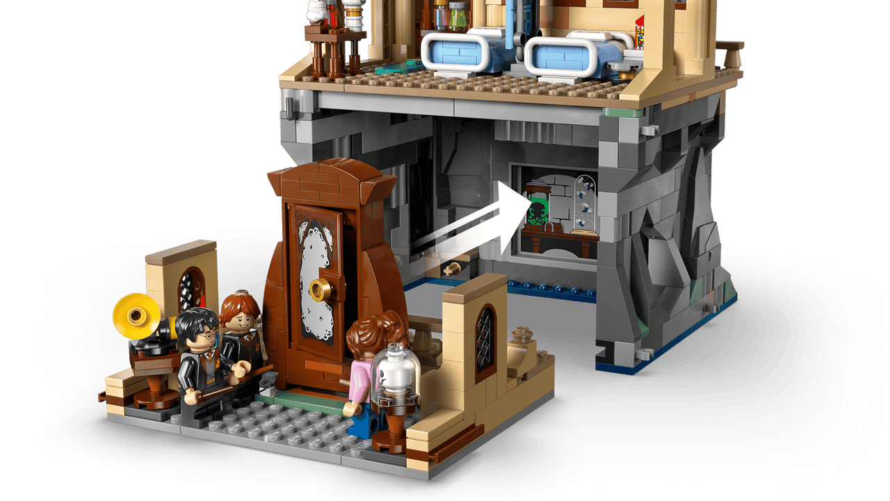 LEGO Harry Potter Hogwarts Castle: Hospital Wing 76463 – 907-Piece Building Set with 7 Minifigures