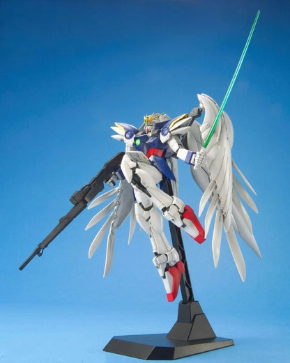 GUNDAM - MG Wing Gundam Zero Custom 1/100 - Model Kit