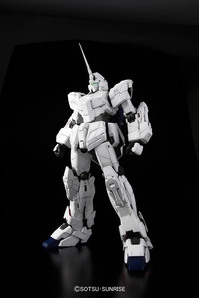 GUNDAM - Model Kit - PG Unicorn RX-0 1/60