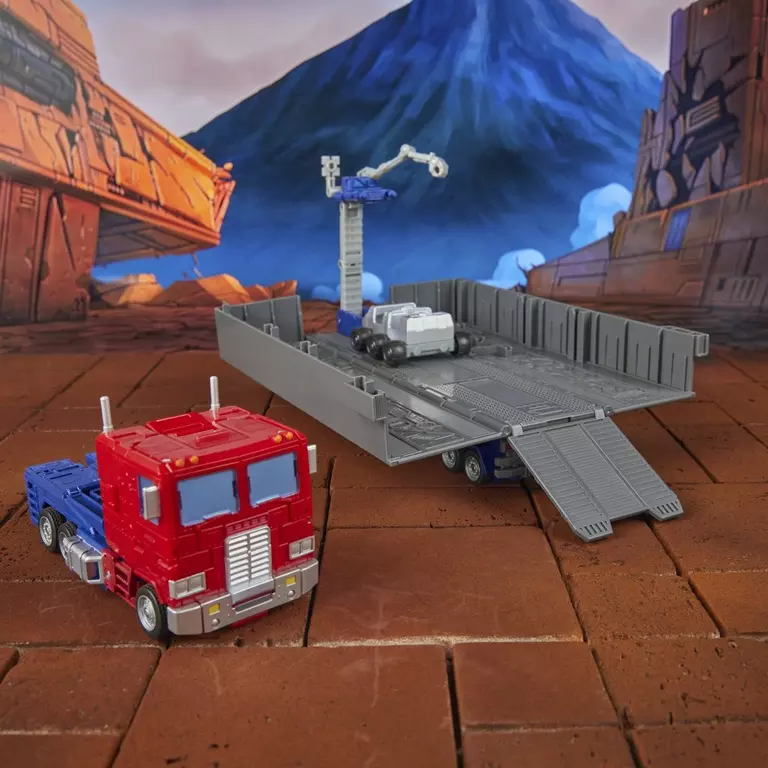 Transformers Studio Series Commander Optimus Prime Figure 17.5cm