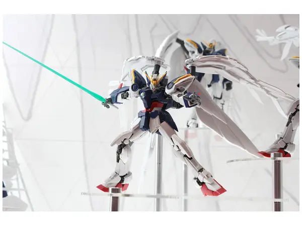 Bandai - Bandai RG Wing Gundam Zero EW Real Grade Model Kit 13 cm