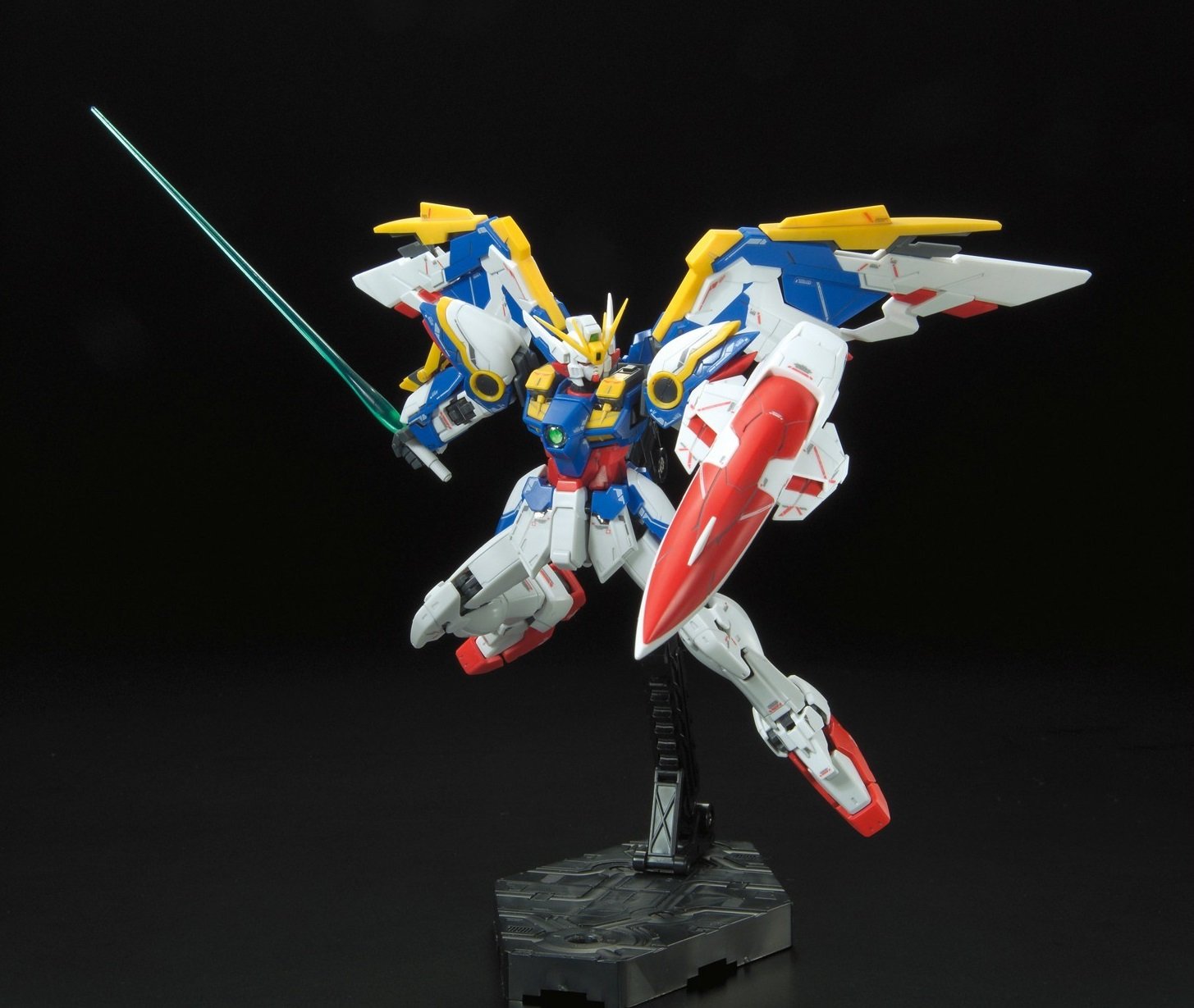 Bandai - GUNDAM - RG 1/144 XXXG - 01W Wing Gundam EW - Model Kit 13cm