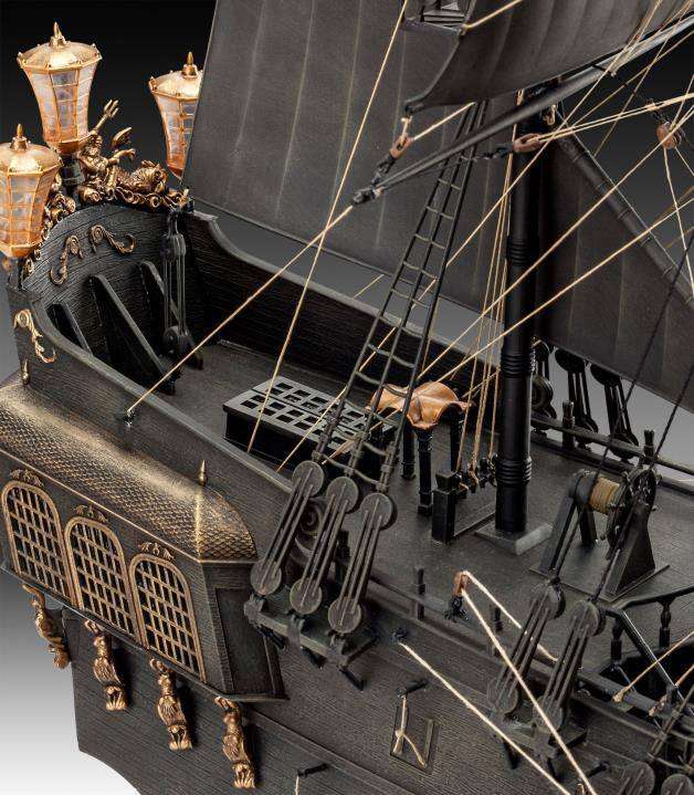 Black Pearl 1/72 Limited Edition Model Kit 50 cm by LAB7 Malta, Europe