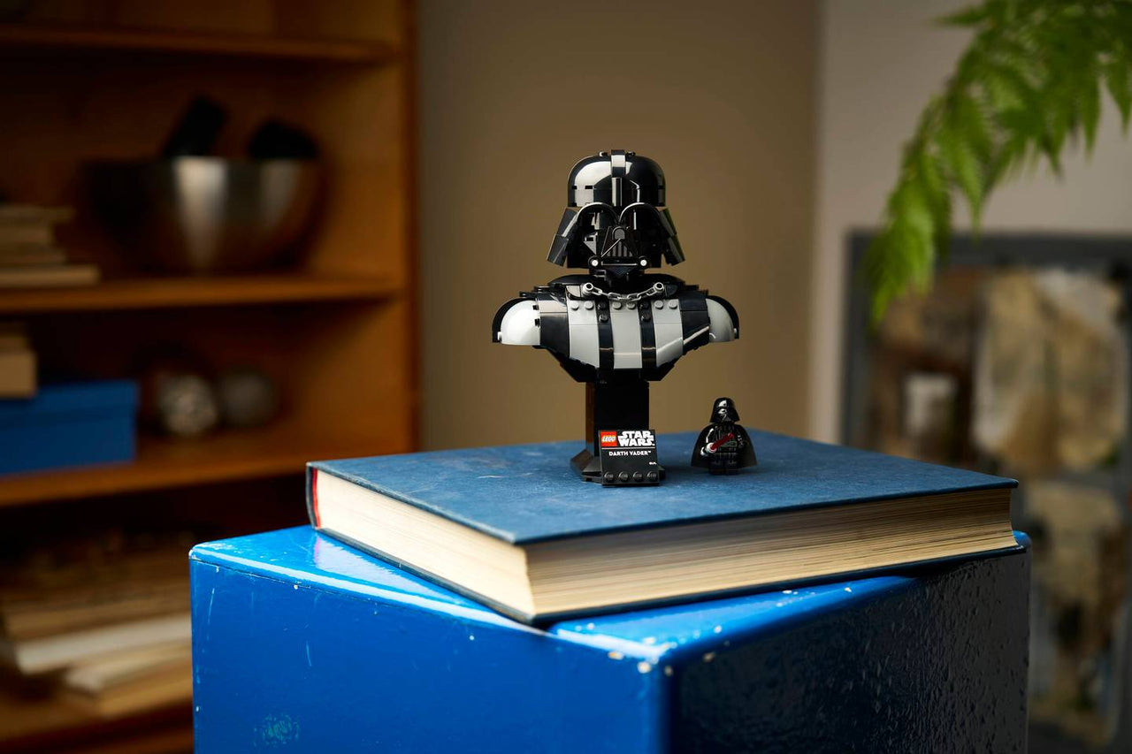 LEGO Star Wars Darth Vader Bust 75439 – 349-Piece Collectible Display Model with Minifigure