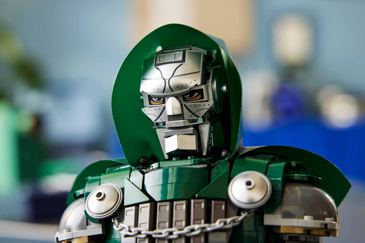 LEGO Marvel Doctor Doom Bust 76345 – Avengers: Doomsday Collectible Display Model for Adults