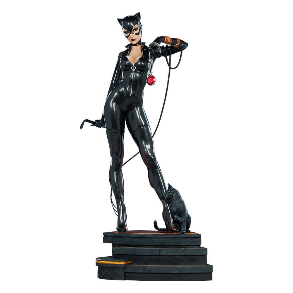 DC Comics Premium Format Figure Catwoman 53 cm by LAB7 Malta, Europe
