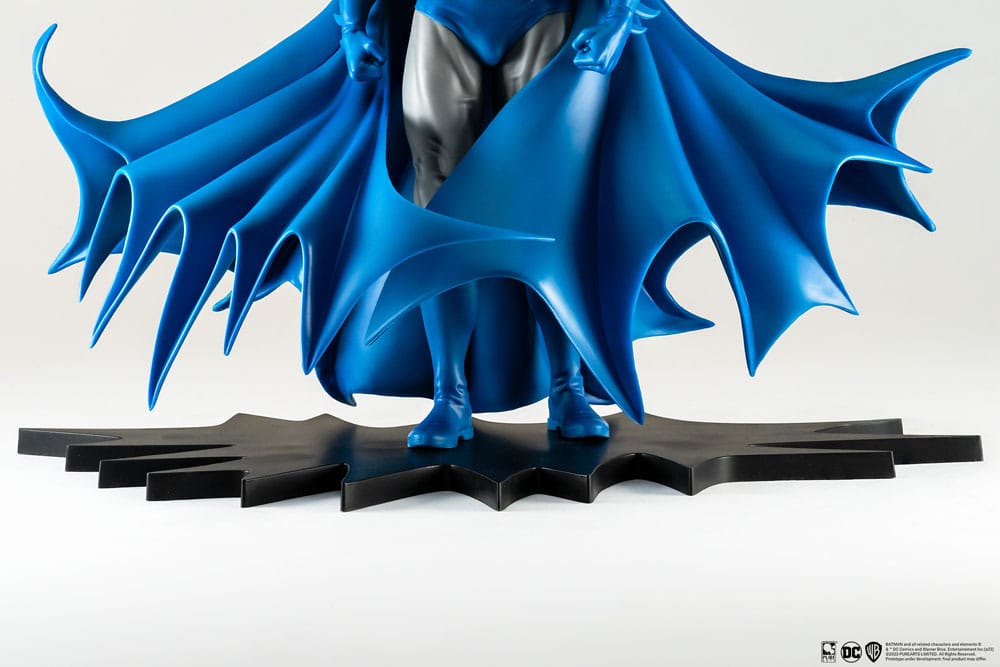 DC HEROES : Batman PX PVC 1/8 Statue Classic Version by LAB7 Malta, Europe