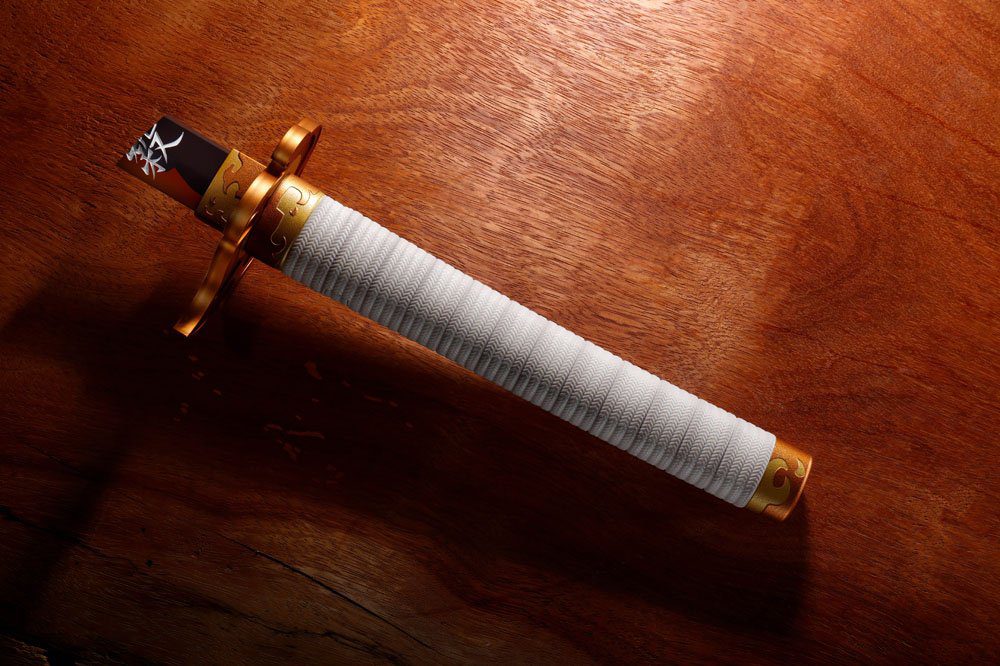 Demon Slayer: Kimetsu no Yaiba Proplica Replica 1/1 Broken Nichirin Sword (Kyojuro Rengoku) by LAB7 Malta, Europe