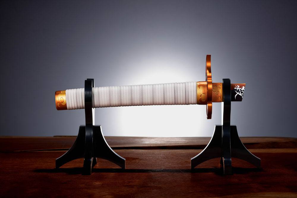 Demon Slayer: Kimetsu no Yaiba Proplica Replica 1/1 Broken Nichirin Sword (Kyojuro Rengoku) by LAB7 Malta, Europe