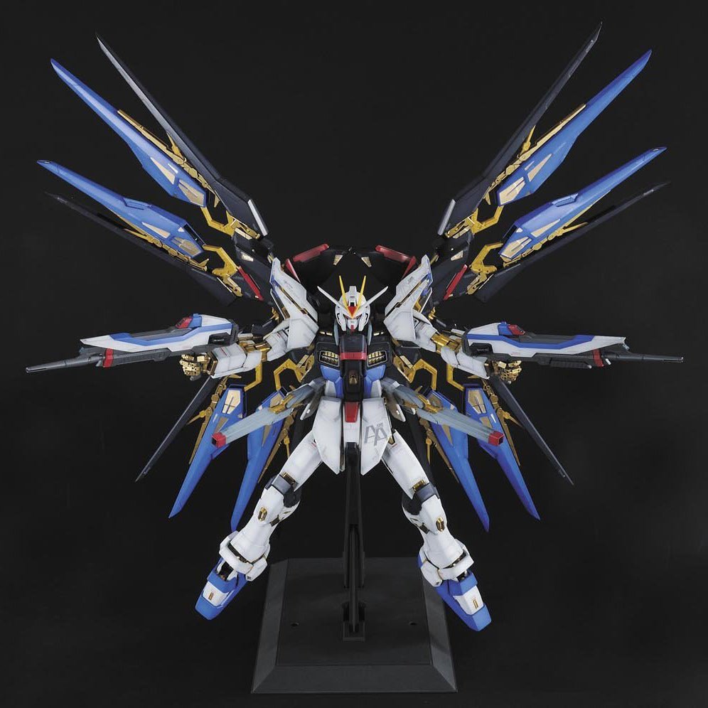 GUNDAM - Perfect Grade - Strike Freedom Gundam - 30 CM by LAB7 Malta, Europe