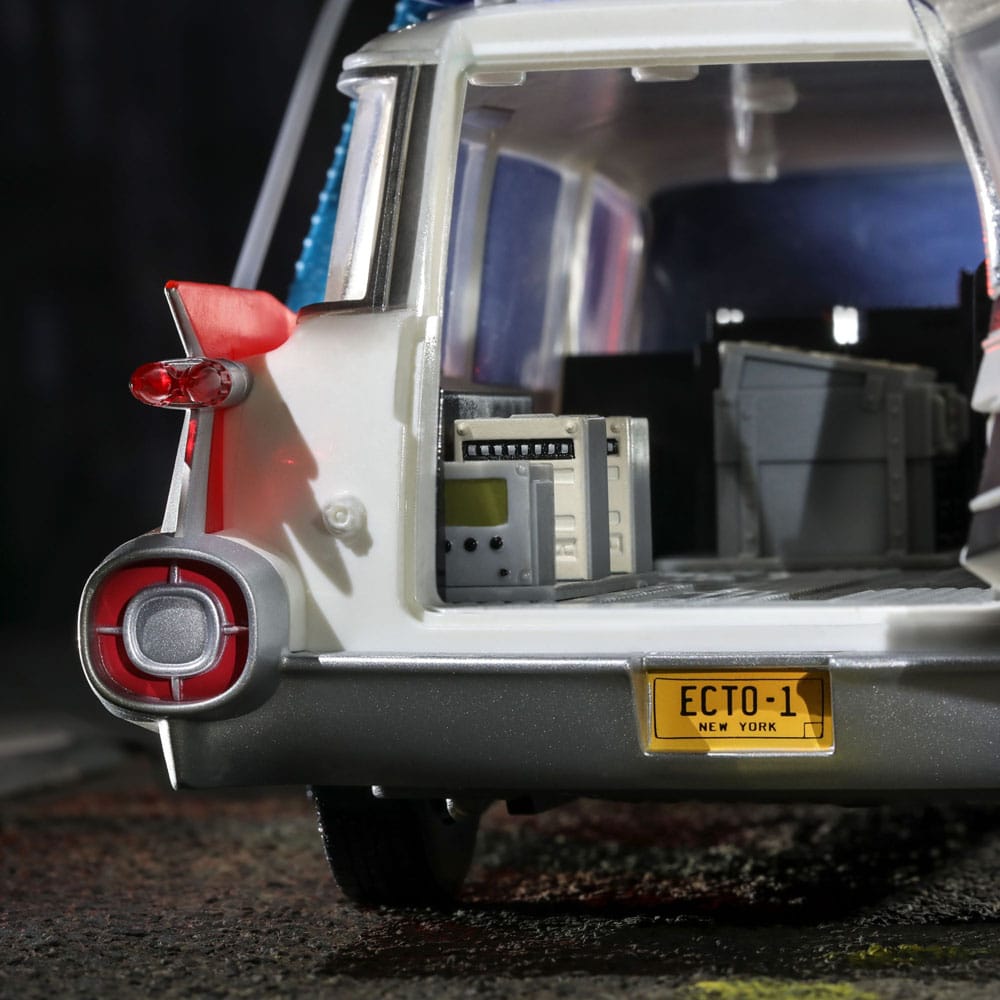 Hasbro Ghostbusters Plasma Series 1/18 Ecto-1 (1984) – Premium Collectible Vehicle in Malta | LAB7
