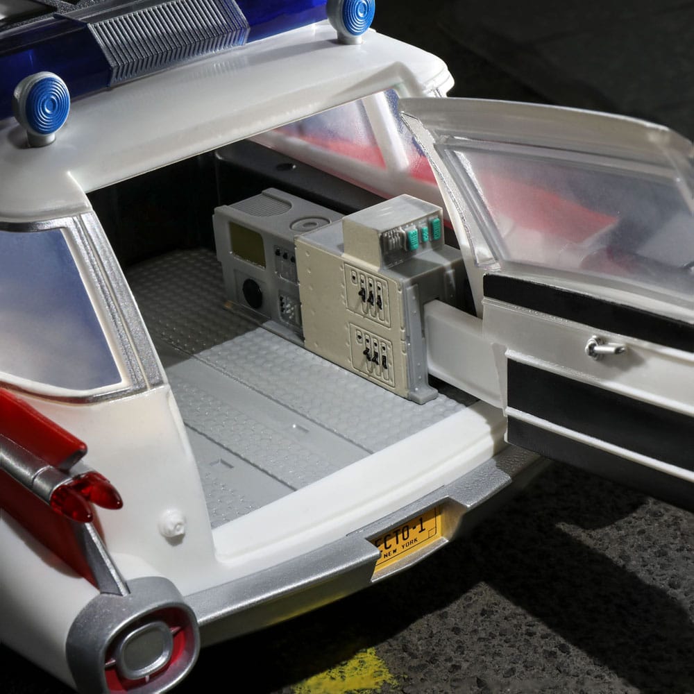 Hasbro Ghostbusters Plasma Series 1/18 Ecto-1 (1984) – Premium Collectible Vehicle in Malta | LAB7