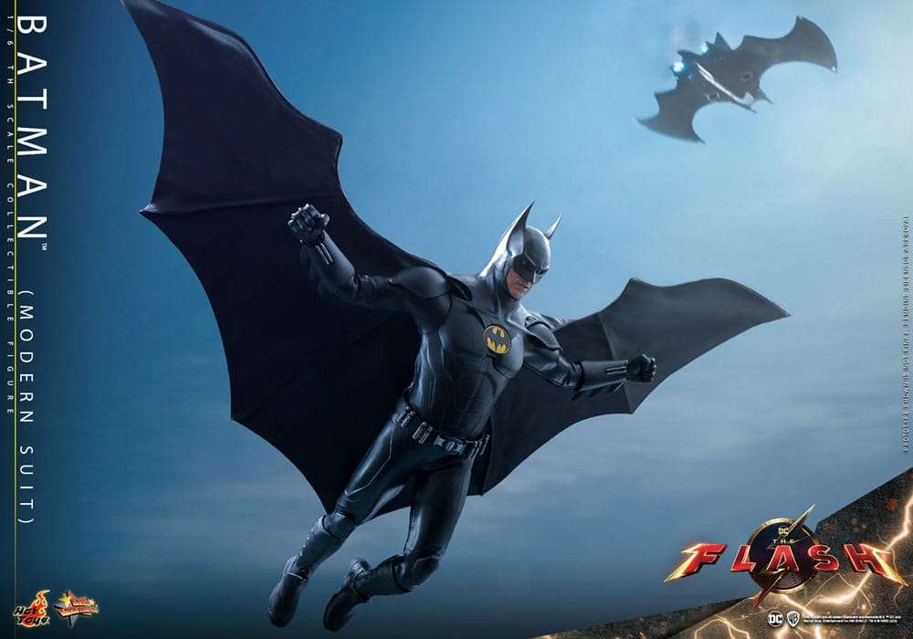Hot Toys The Flash Movie Masterpiece Action Figure 1/6 Batman (Modern Suit) 30 cm in Malta | LAB7