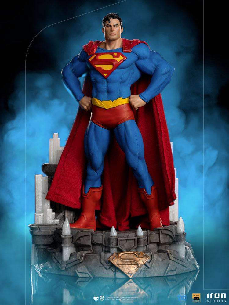 Front view of the 26 cm Iron Studios Superman Unleashed 1/10 scale statue with a fabric cape on a Fortress base.