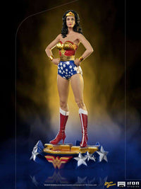Front view of the 23 cm Iron Studios Lynda Carter Wonder Woman 1/10 scale statue on a star-themed display base.