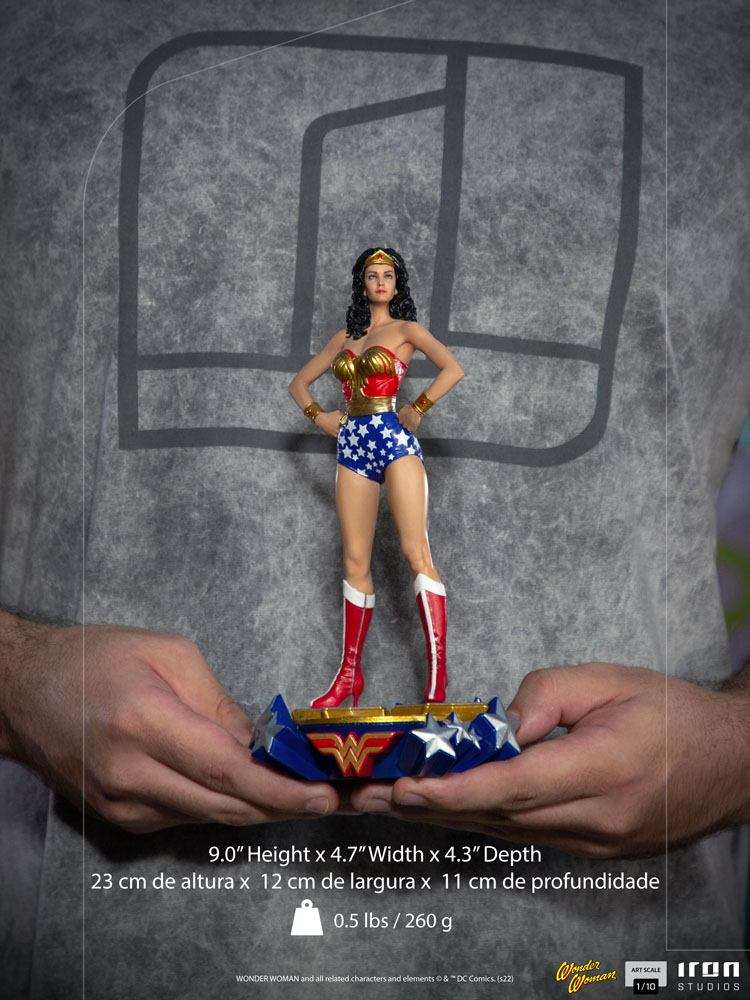 Front view of the 23 cm Iron Studios Wonder Woman Lynda Carter 1/10 scale statue with a star-patterned base.