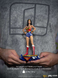Front view of the 23 cm Iron Studios Wonder Woman Lynda Carter 1/10 scale statue with a star-patterned base.