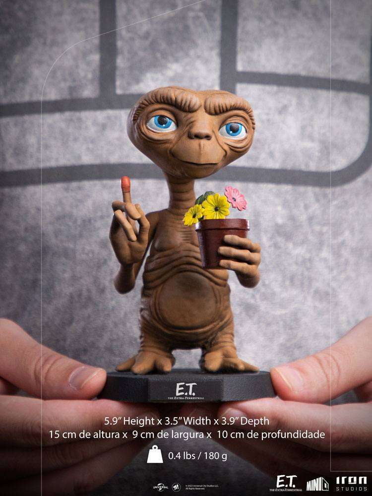 Front view of the 15cm Iron Studios E.T. Mini Co. PVC figure holding a flower pot with a glowing red fingertip.