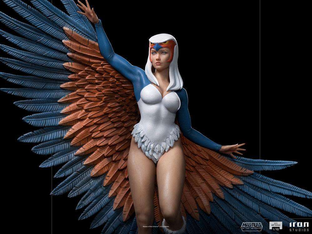 Front view of the 30 cm Iron Studios Sorceress BDS Art Scale statue with blue and orange feathered wings.