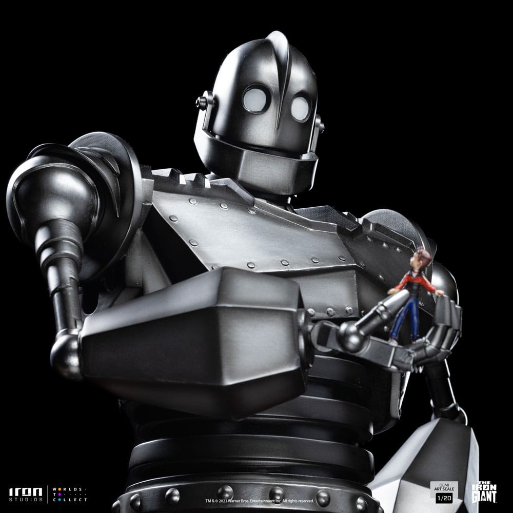 Iron Studios The Iron Giant Demi Art Scale 1/20 Iron Giant & Hogarth Hughes in Malta | LAB7