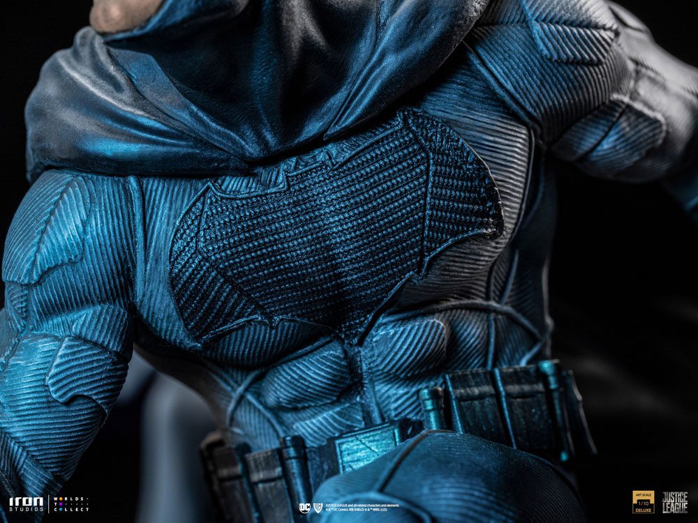 Iron Studios Zack Snyder's Justice League Deluxe Art Scale Statue 1/10 Batman on Batsignal in Malta | LAB7