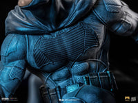Iron Studios Zack Snyder's Justice League Deluxe Art Scale Statue 1/10 Batman on Batsignal in Malta | LAB7