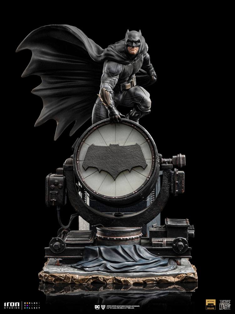 Iron Studios Zack Snyder's Justice League Deluxe Art Scale Statue 1/10 Batman on Batsignal in Malta | LAB7
