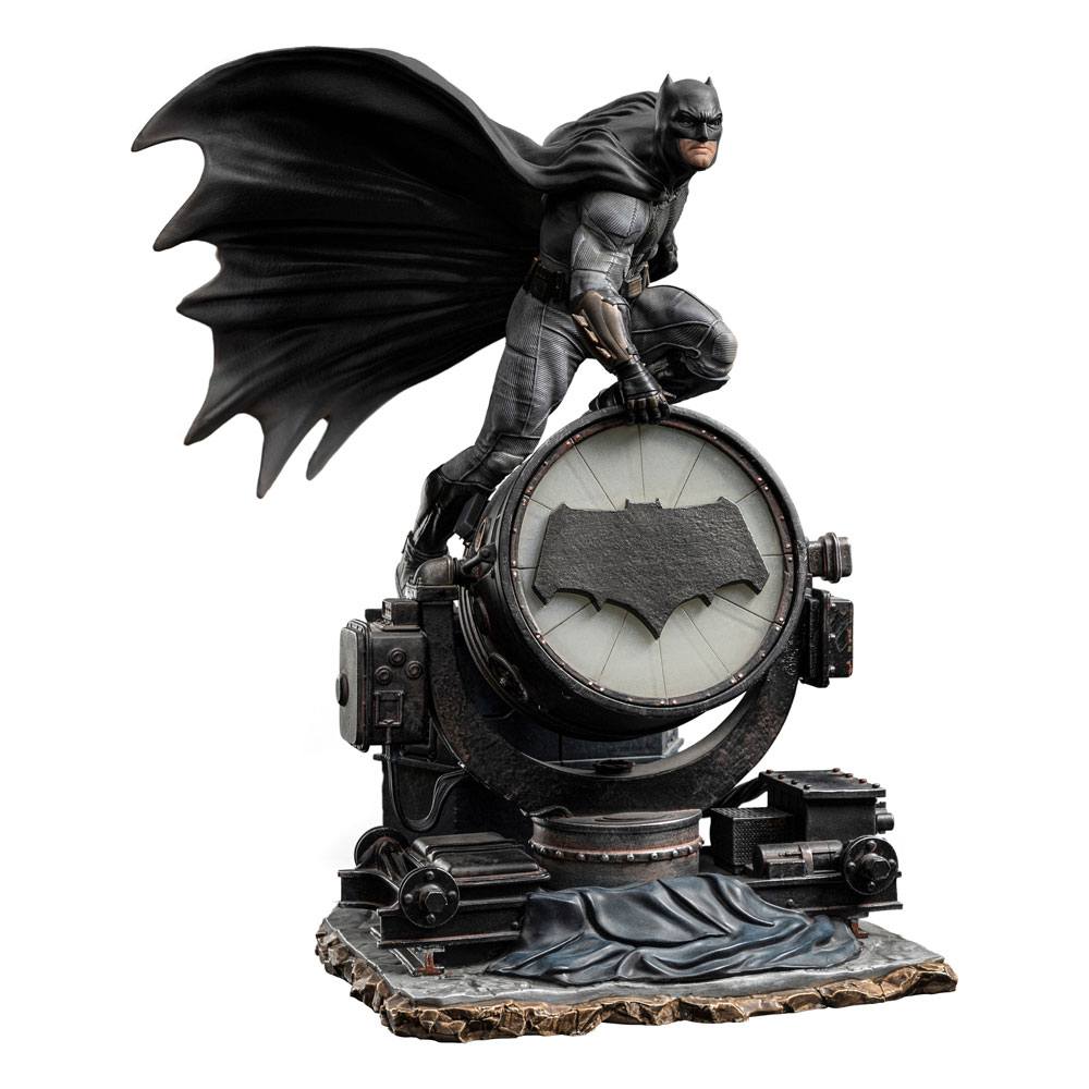 Iron Studios Zack Snyder's Justice League Deluxe Art Scale Statue 1/10 Batman on Batsignal in Malta | LAB7