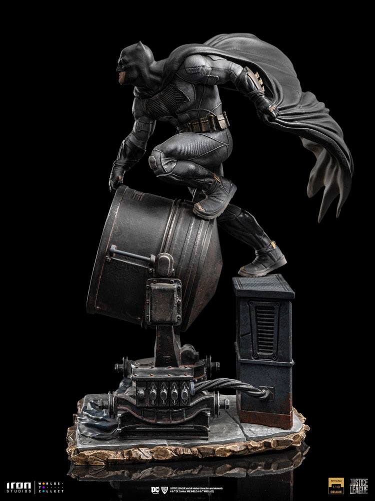 Iron Studios Zack Snyder's Justice League Deluxe Art Scale Statue 1/10 Batman on Batsignal in Malta | LAB7