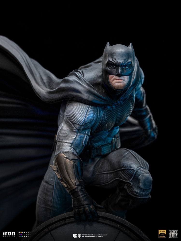 Iron Studios Zack Snyder's Justice League Deluxe Art Scale Statue 1/10 Batman on Batsignal in Malta | LAB7
