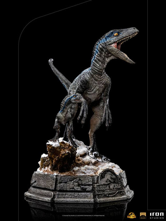Iron Studios - Jurassic World Dominion Deluxe Art Scale Statue 1/10 Blue & Beta