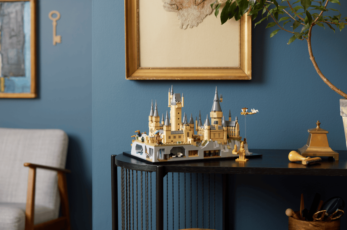 LEGO Harry Potter Hogwarts Castle and Grounds 76419 – 2,660-Piece Collectible Hogwarts Display Set for Adults