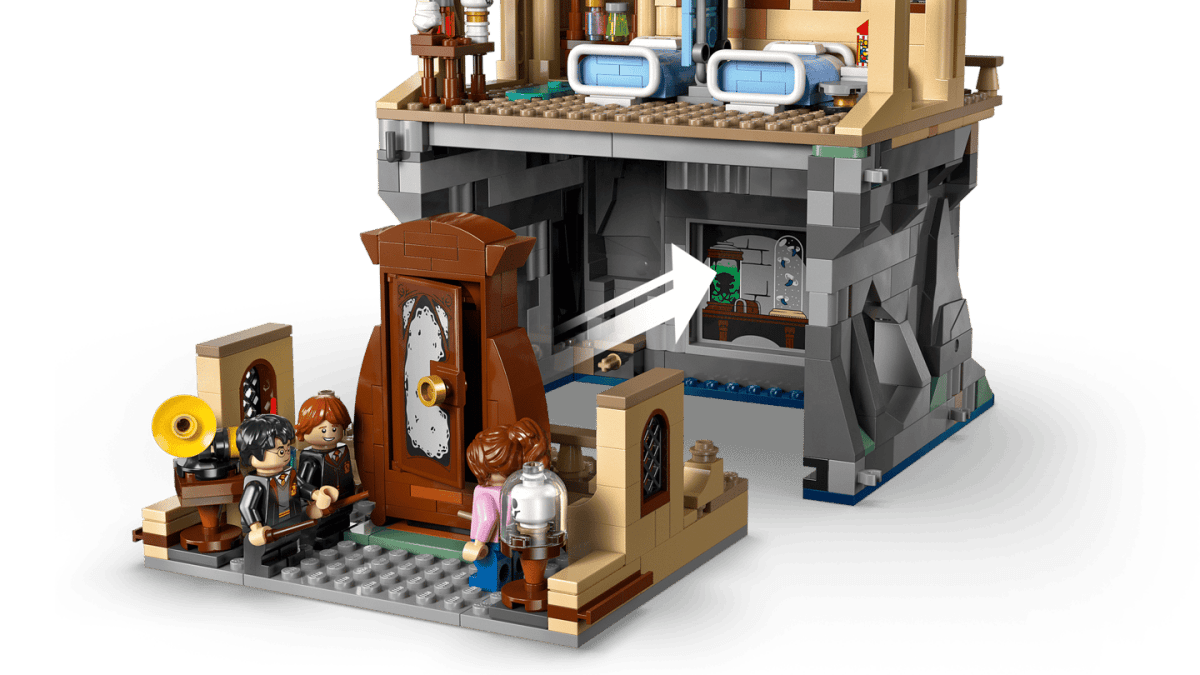LEGO Harry Potter Hogwarts Castle: Hospital Wing 76463 – 907-Piece Building Set with 7 Minifigures