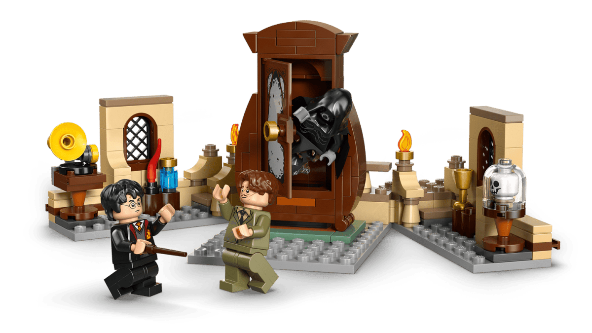LEGO Harry Potter Hogwarts Castle: Hospital Wing 76463 – 907-Piece Building Set with 7 Minifigures