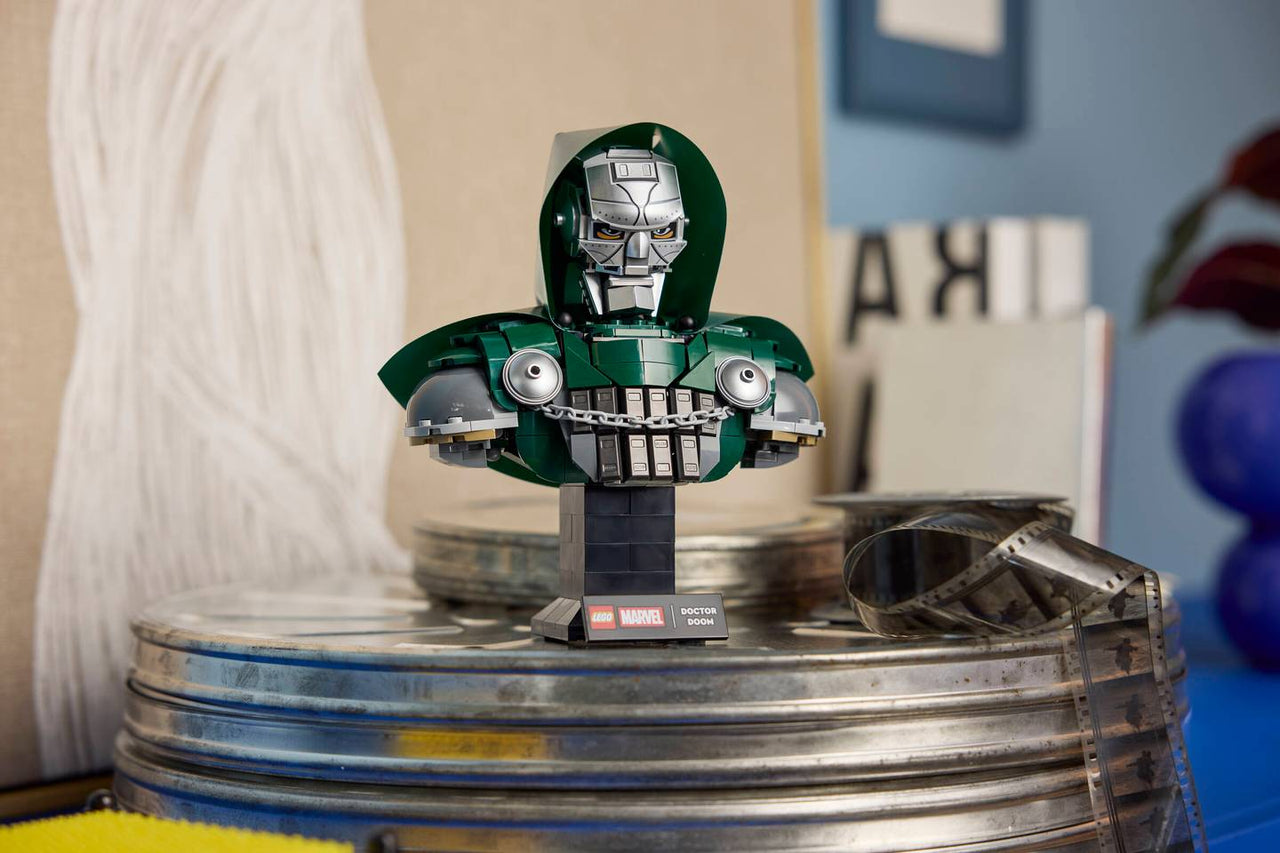 LEGO Marvel Doctor Doom Bust 76345 – Avengers: Doomsday Collectible Display Model for Adults