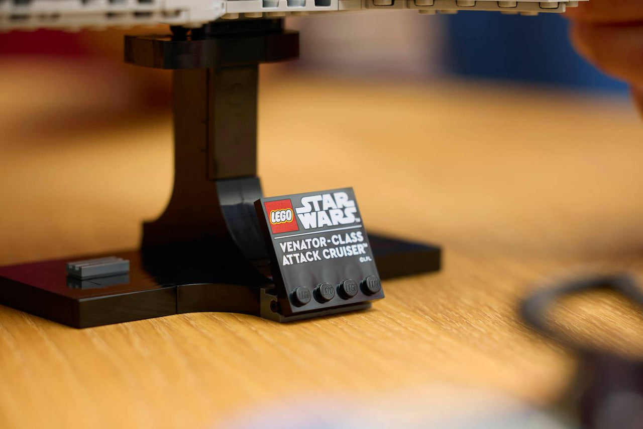 LEGO Star Wars Venator-Class Attack Cruiser 75441 – 643-Piece Starship Display Model