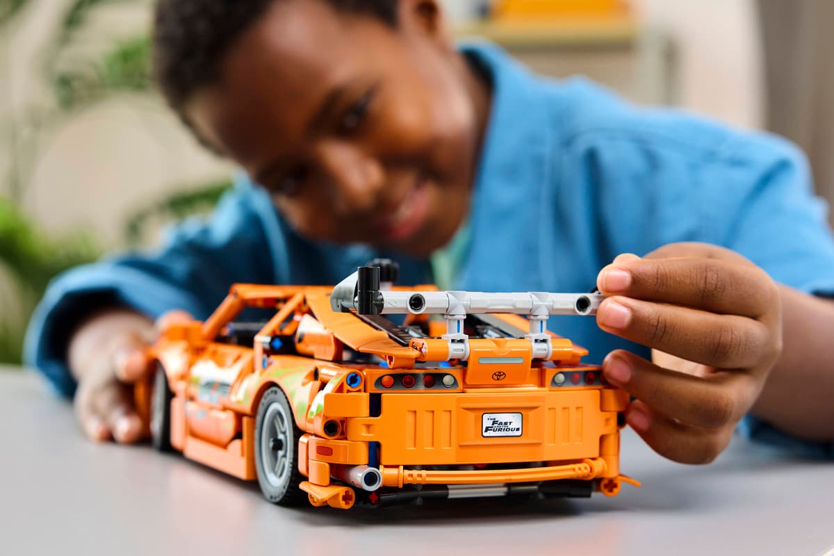 LEGO Technic Fast & Furious Toyota Supra MK4 42204 – 810-Piece Sports Car Building Set
