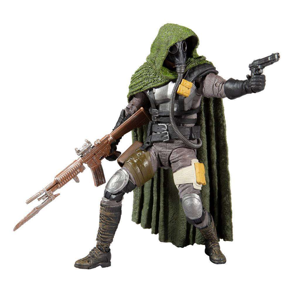 McFarlane Spawn Soul Crusher 18 cm action figure wearing a green hooded cloak, gas mask, and holding a rifle and pistol.