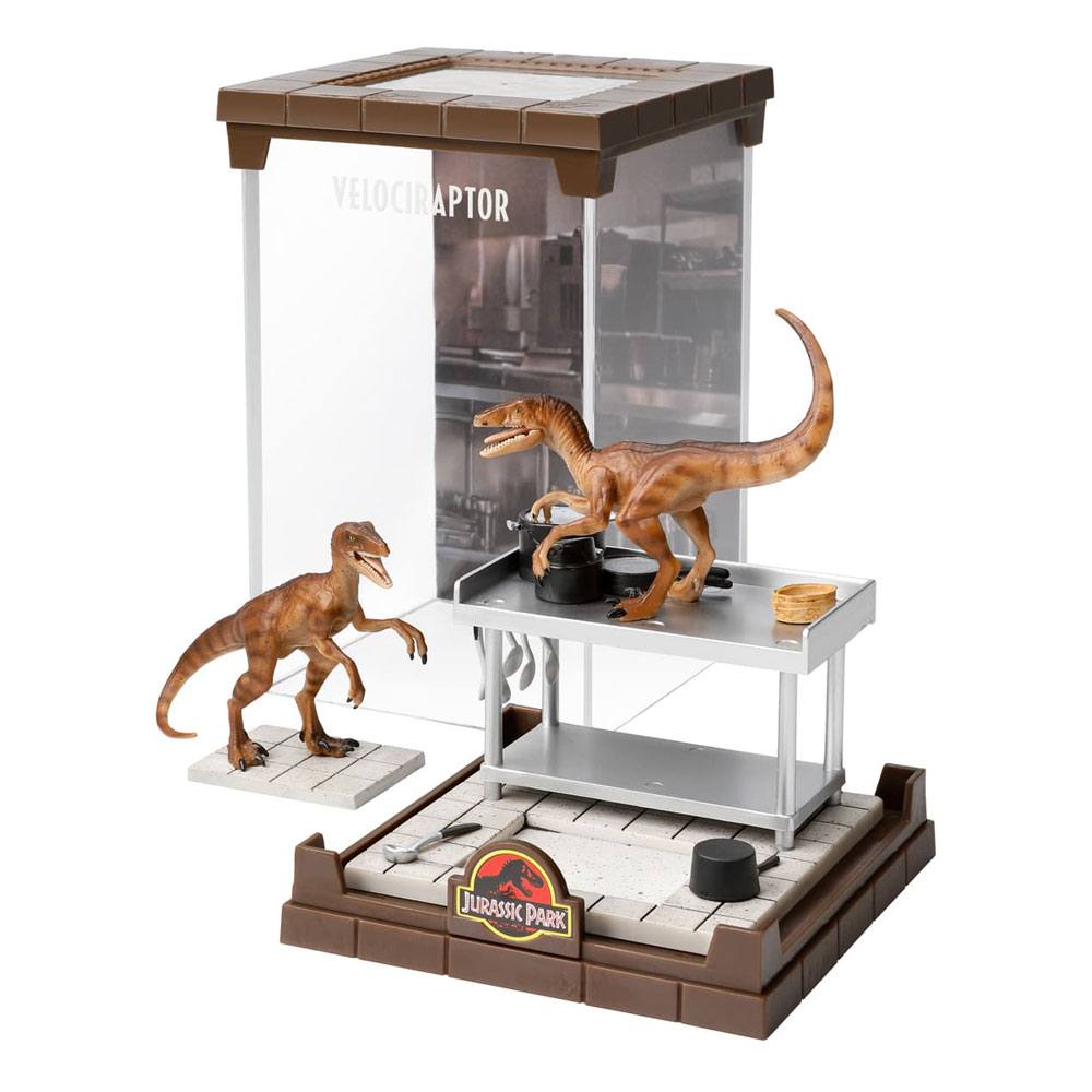 Noble Collection Jurassic Park – Velociraptors PVC Diorama (18 cm) by LAB7 Malta, Europe