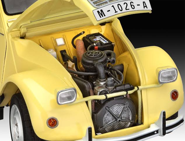 Revell Gift Set James Bond "Citroën 2CV" Model Kit (1:24 Scale)