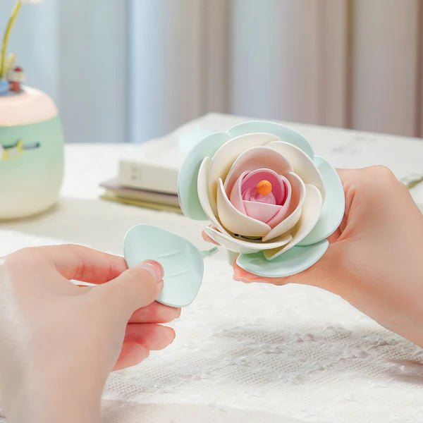 ROKR Minty Camellia Lamp AF02S – DIY 3D Flower Night Light with Moving Petals & Adjustable Brightness