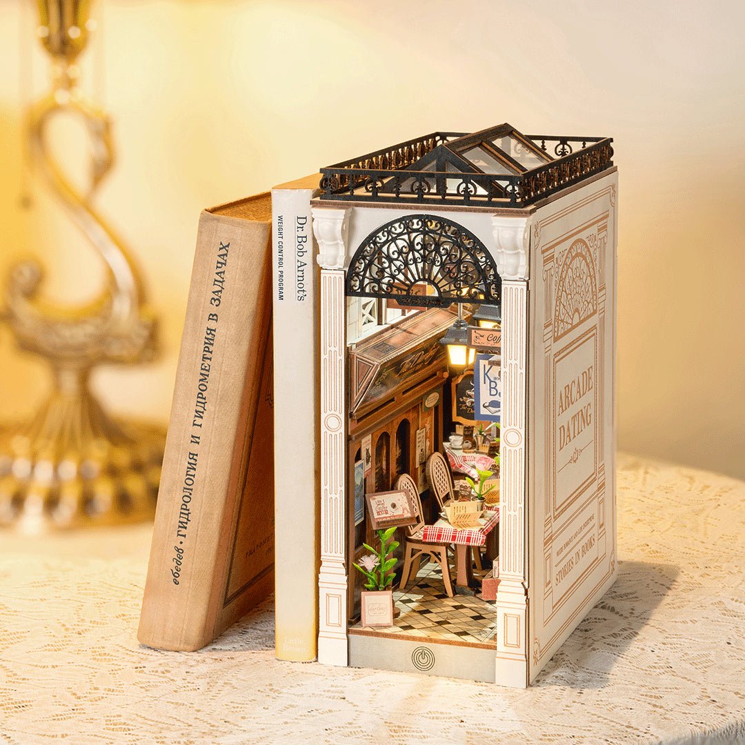 Rolife Arcade Dating TGB10 – DIY Romantic Street Book Nook Shelf Insert Kit in Malta | LAB7