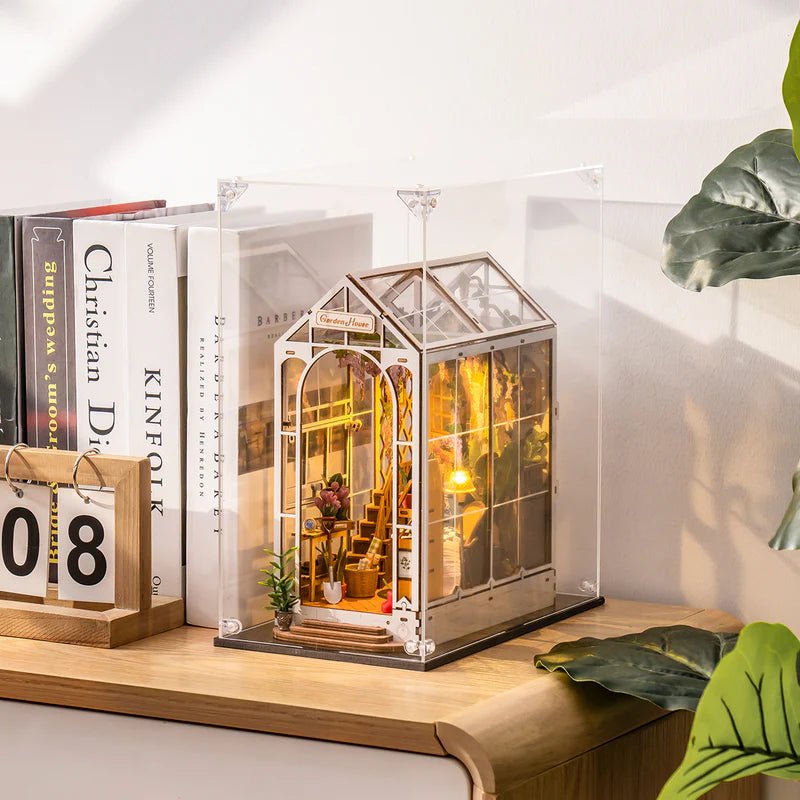 Rolife Book Nook Dust Cover WD1001 in Malta | LAB7