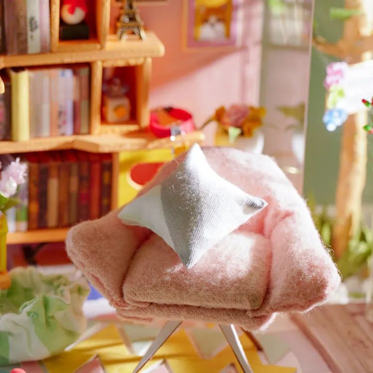 Rolife DIY Miniature Dollhouse Kit Dora’s Loft DG12 by LAB7 Malta, Europe